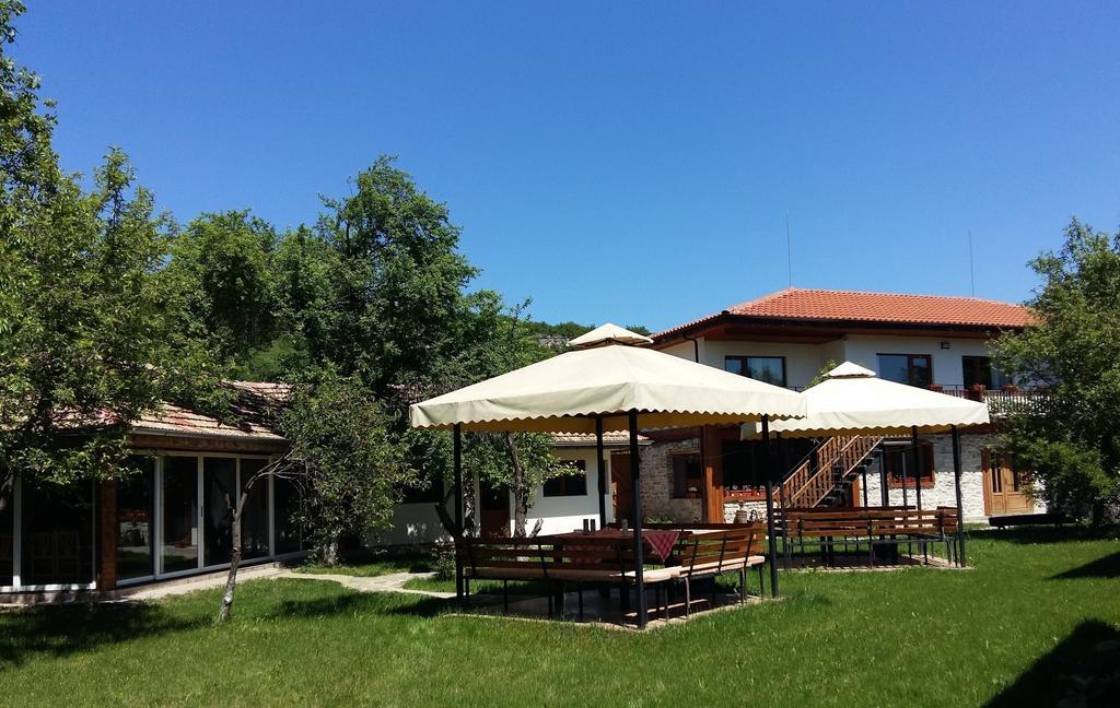 Guest House Friends Emen Экстерьер фото