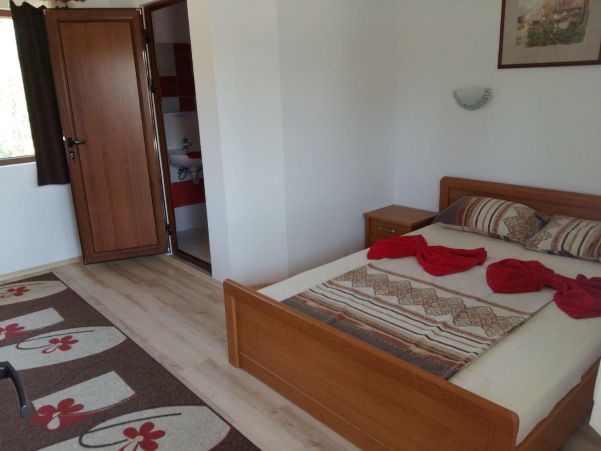 Guest House Friends Emen Экстерьер фото