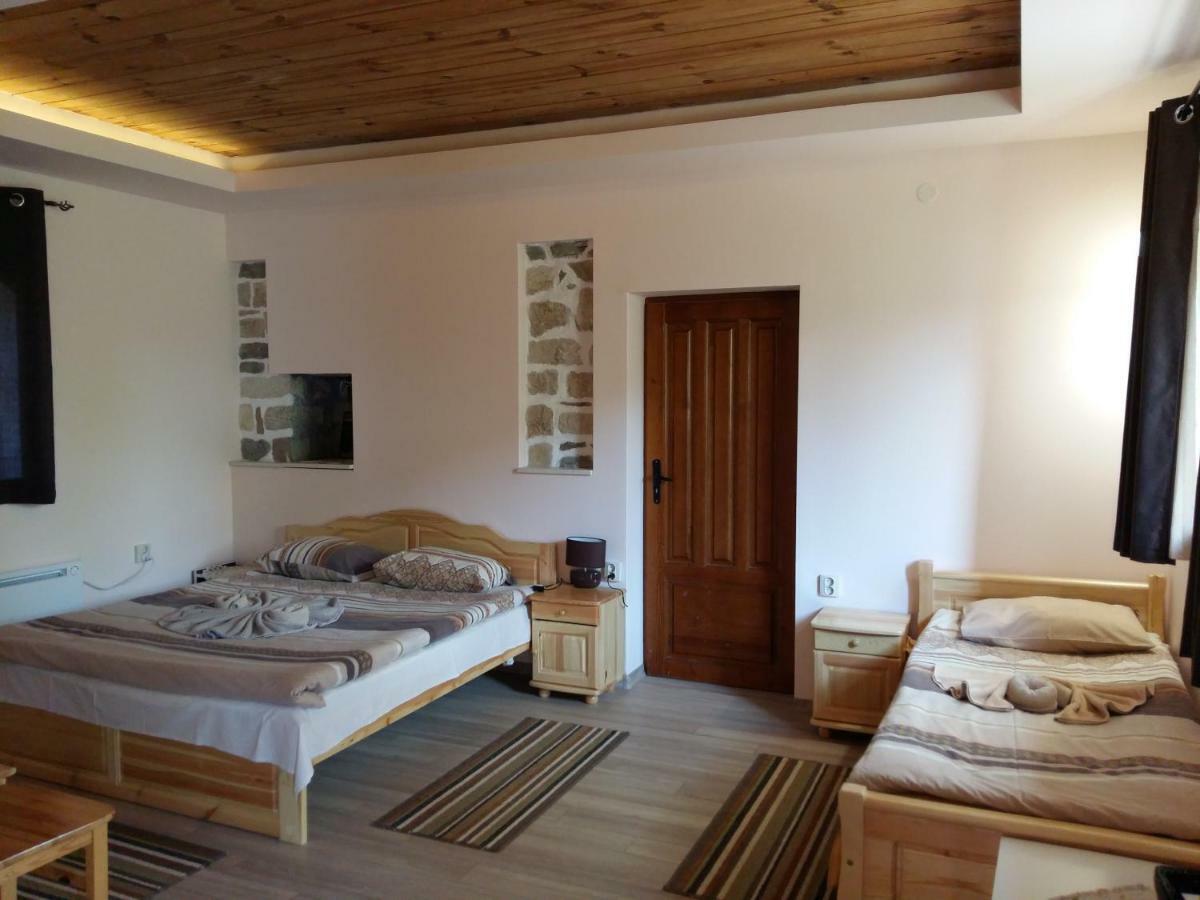 Guest House Friends Emen Экстерьер фото